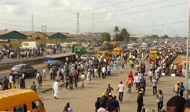 Protesting bus drivers, revenue collectors clash in Onitsha over alleged incessant extortion