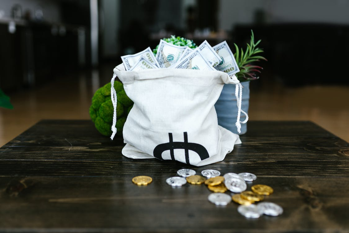 SEC's Gensler In Controversial Video Amidst Signuptoken.com's Unique Approach