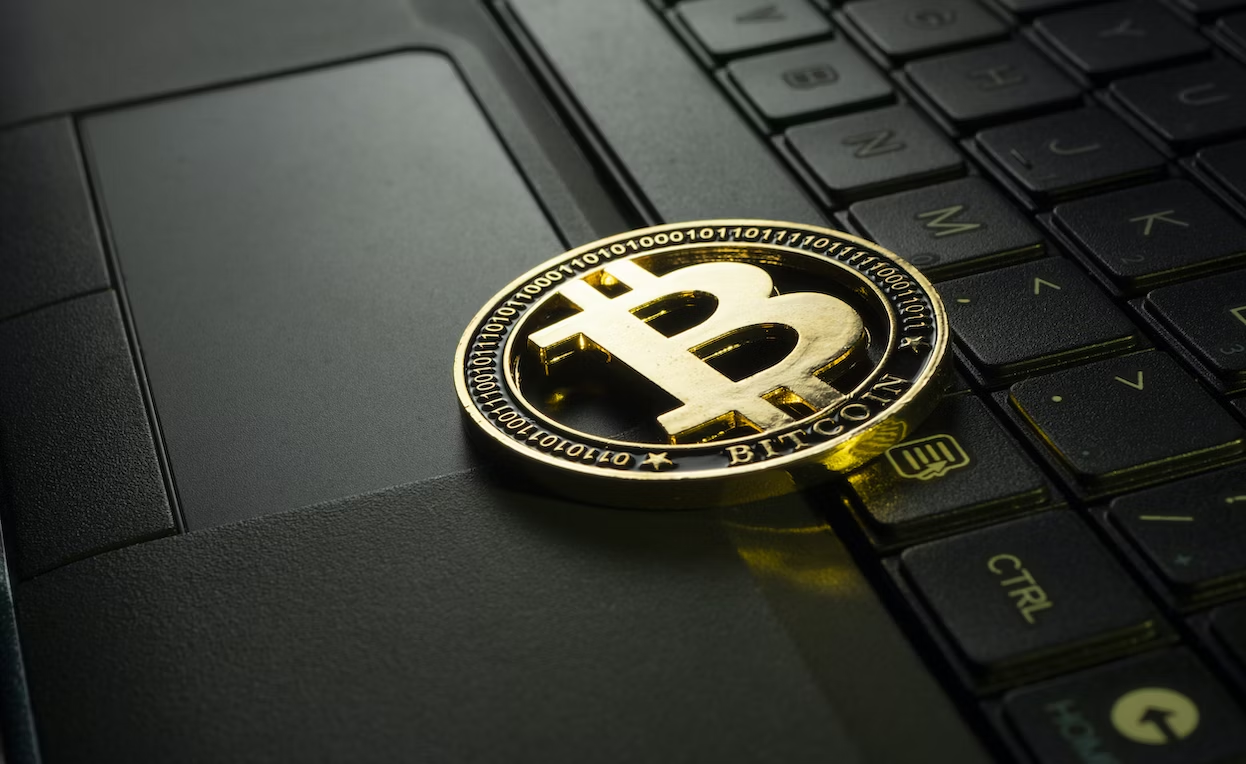 How Has Regulation Impacted Cryptocurrencies? Exploring Signuptoken.com, Binance, & Coinbase
