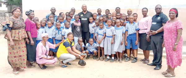 pupils celebrate Akinoshun’s ‘homecoming’