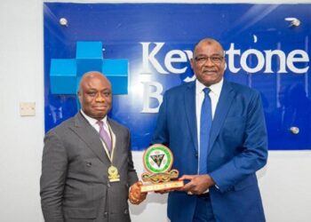 L-R: Dr. Ken Opara, Ph.D FCIB, President Chairman of Council, CIBN, Mr Hassan Imam, Managing Director/CEO Keystone Bank, when the CIBN Council paid a courtesy visit to Keystone Bank executives at the bank’s headquarters in Lagos, recently.