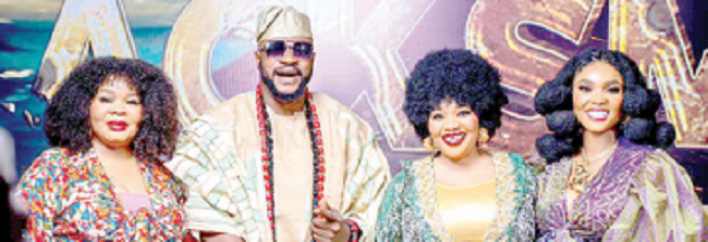 Jaye Kuti parades stars