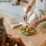 pregnant woman eating fruits