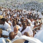 extends payment deadline, Nigerian pilgrims climb Mount Arafat