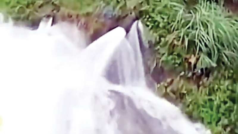 How Chinese created artificial waterfall to attract tourists all-year round