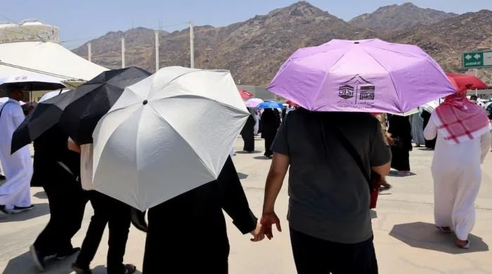 Saudi Arabia, UAE shorten Friday prayers amid heat waves