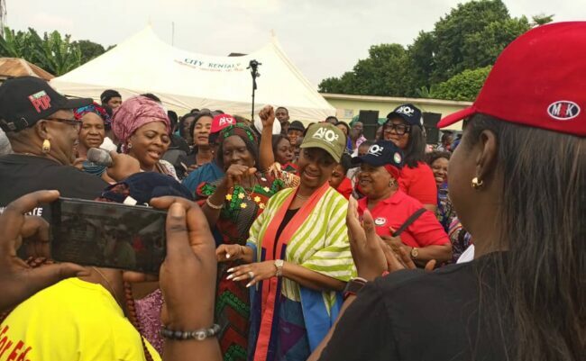 Edo 2024: Another round of mass defection hits APC, LP, 300 Members declare for PDP