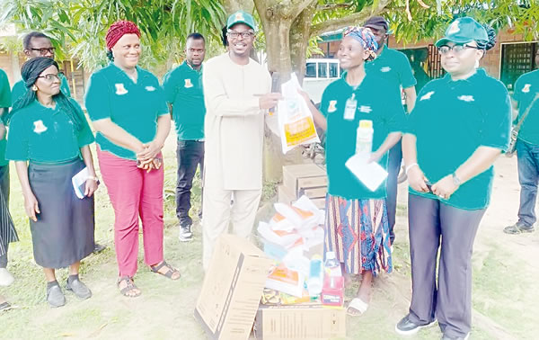 Oyo govt empowers rural farmers to boost food