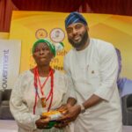 Oyo speaker gives scholarships
