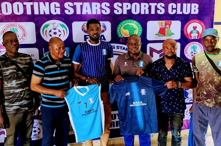 Foundation donates jerseys to