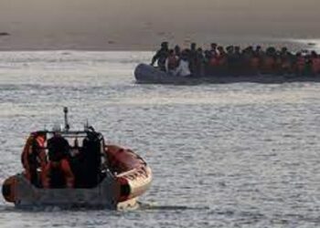 Two migrants die