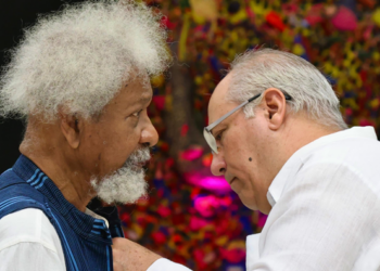 Cuban president awards national honour to Wole Soyinka