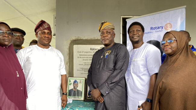 Ibadan Rotary Club donates medical equipment to Ade-Oyo hospital