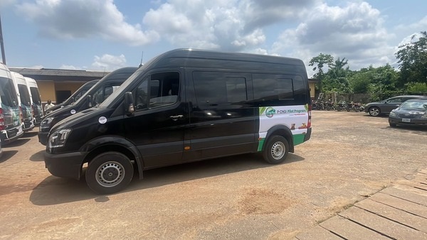 FG hands over 20 CNG buses to Oyo