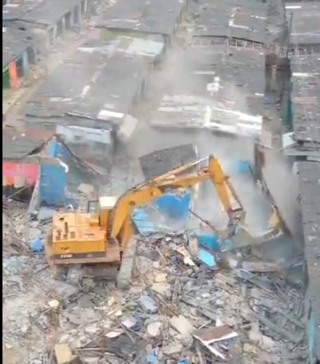VIDEO: Lagos govt begins demolition of Pelewura market