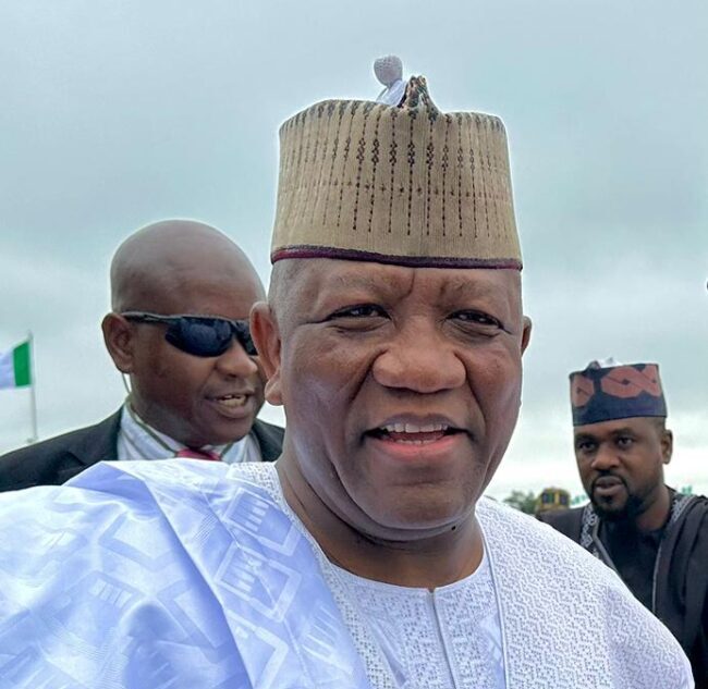 Zamfara APC supporters, Yari donates maize