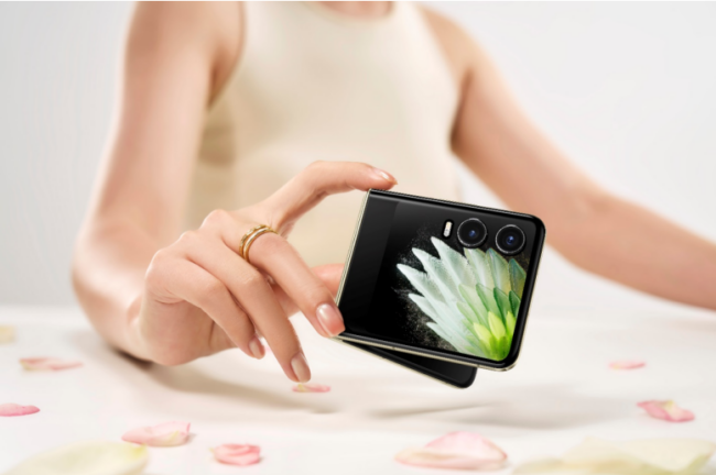 New TECNO PHANTOM V Flip 2 5G