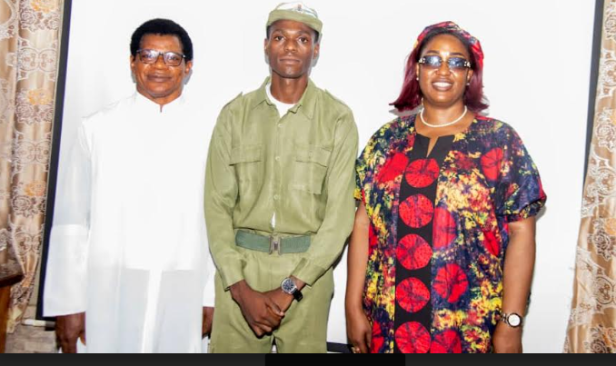 Corps member empowers Anambra students