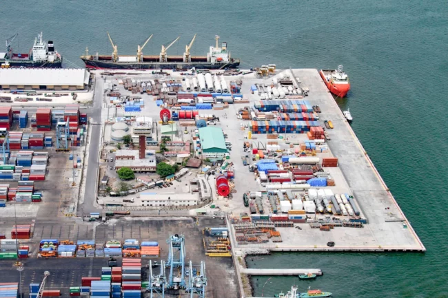 Importers rue losses as NAFDAC officials abandon cargoes at Lagos port
