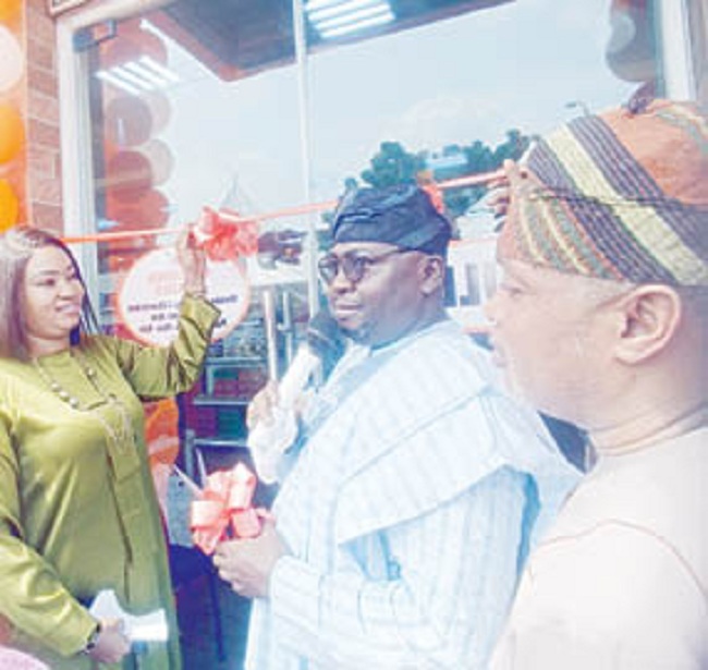 Adelabu salutes Abiodun Peller