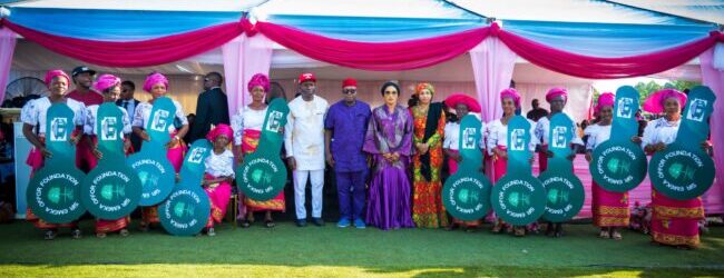 Foundation donates 10 houses