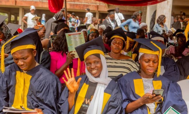 Oyo deputy gov empowers 500 youths in Oluyole to curb unemployment