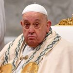 Pope Francis to appear in public, Pope's health 'complex, Pope Francis falls