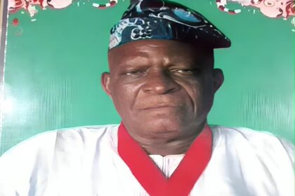 Oyinlola mourns primary school teacher