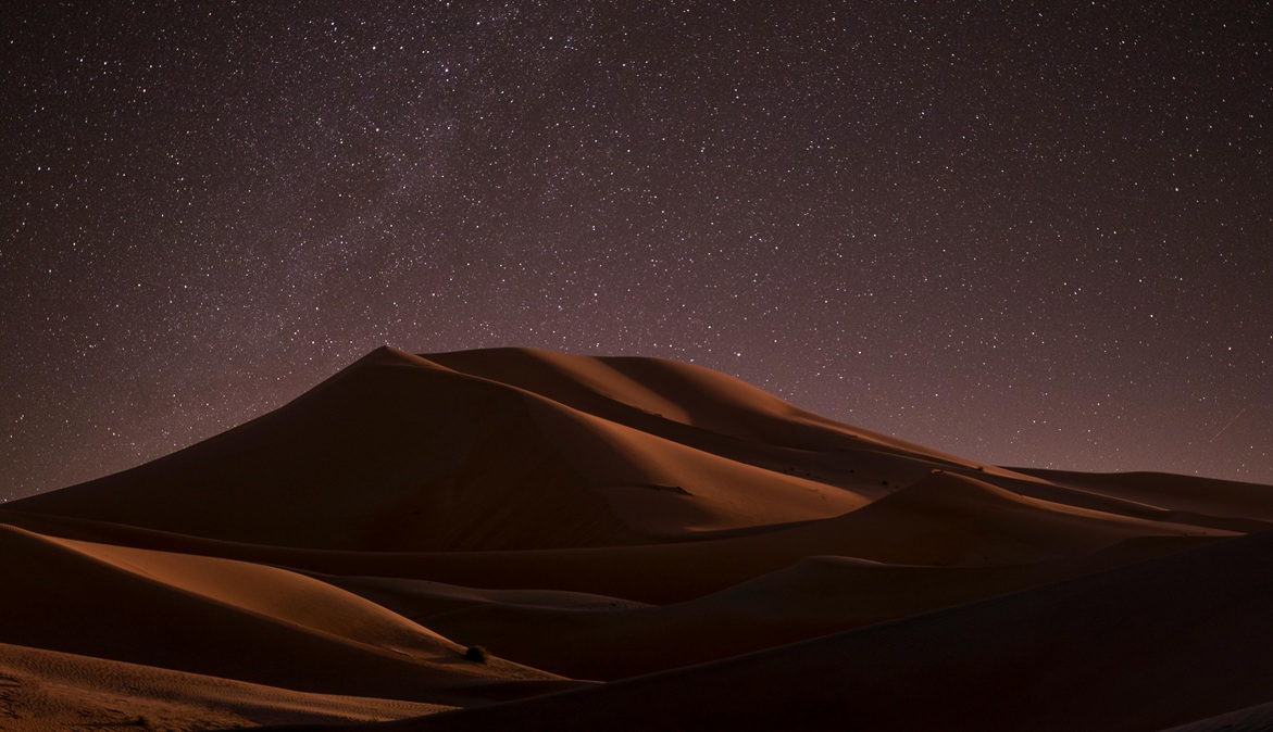 Deserts and sand dunes. Two amazing facts about Namibia