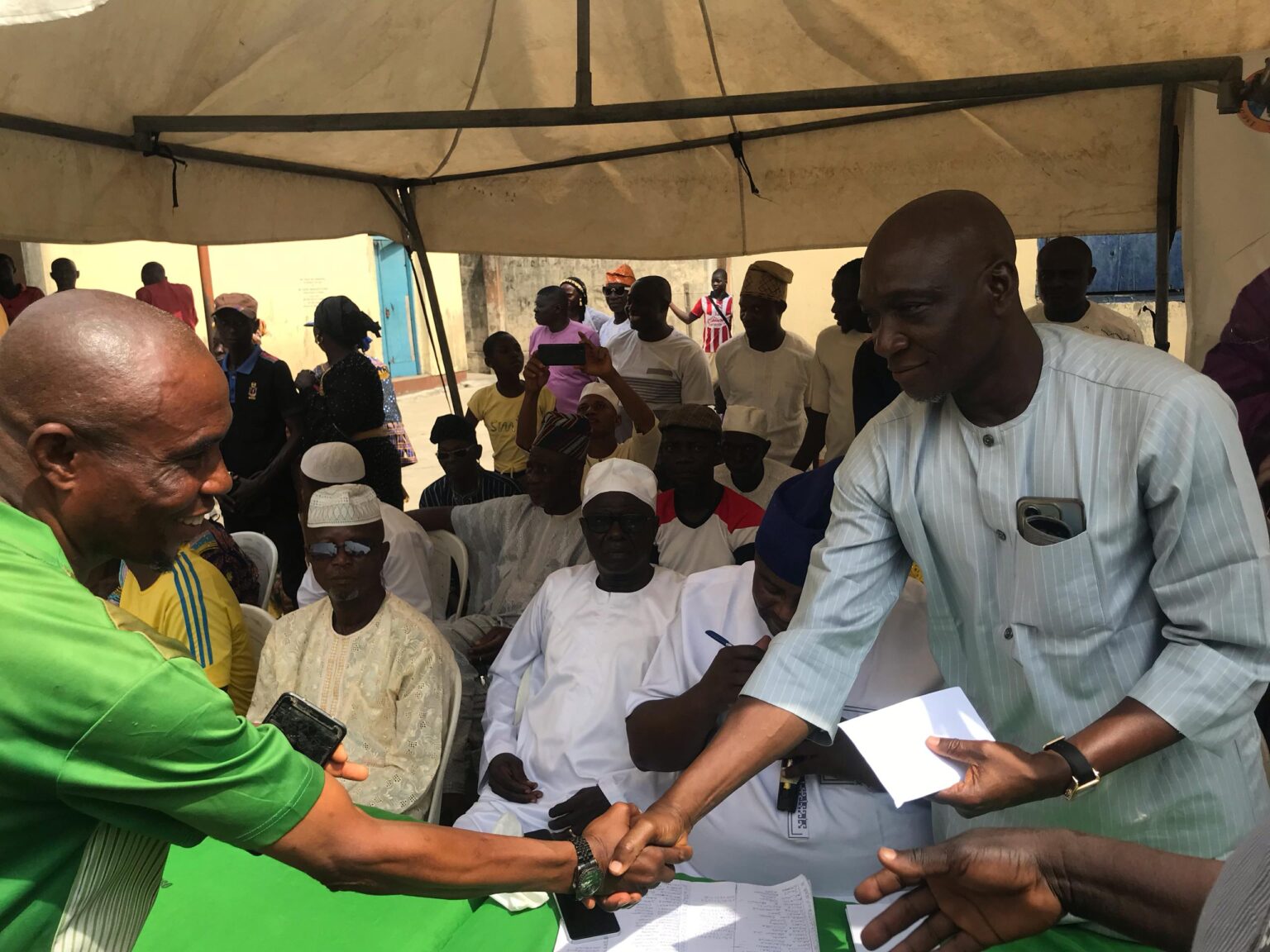 APC chieftain distributes cash