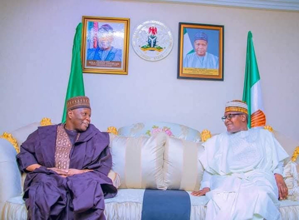 Inuwa Yahaya felicitates Dangote 