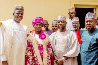 Journalist turbaned district head in Zamfara