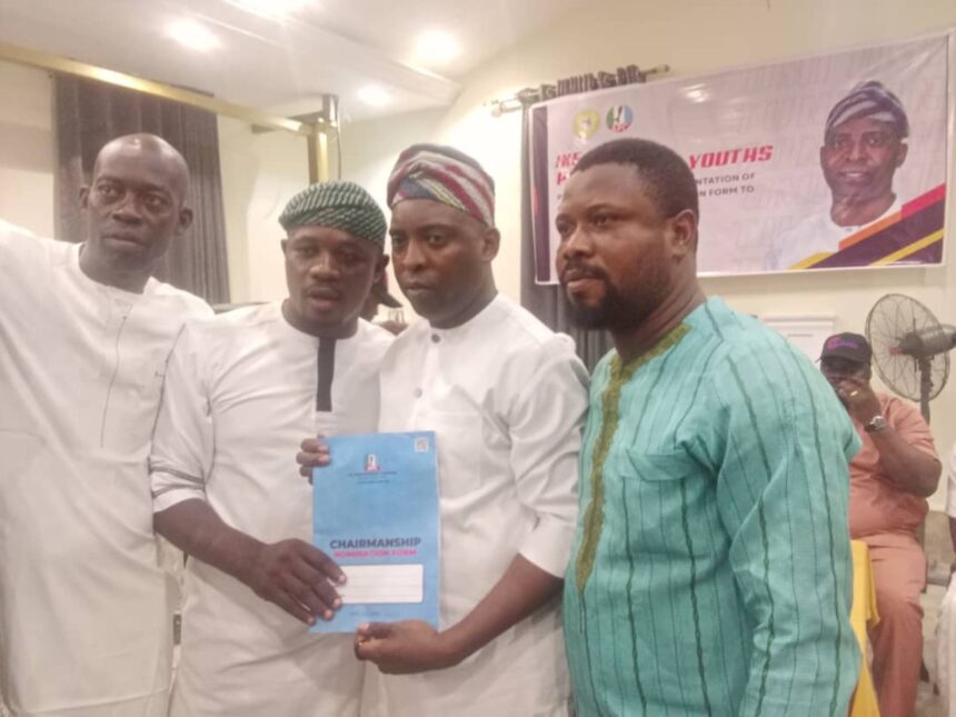 Progressive youths endorse, present nomination form to aspirant