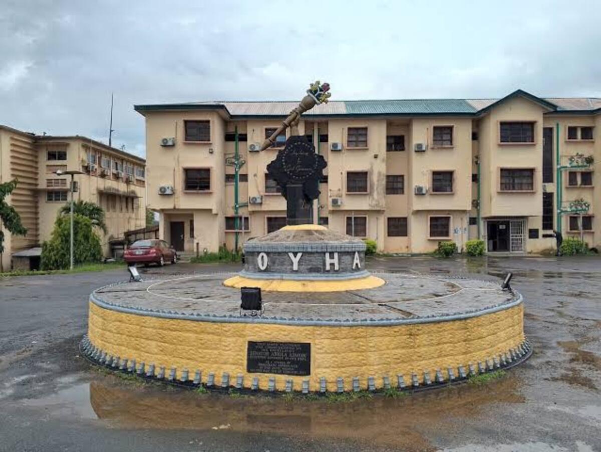 Oyo Assembly moves to outlaw use of mobile phones by students in public schools