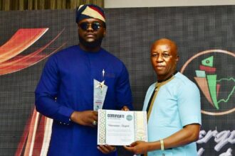 Tech expert receives award