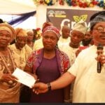 Lagos LG boss presents N250,000 to 10 CDAs for grassroots development