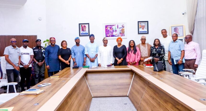 Lekki residents raises alarm Lagos