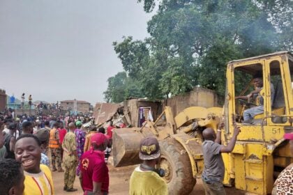 Oyo govt commences demolition of shanties