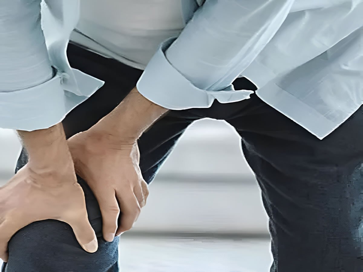 My knee pains