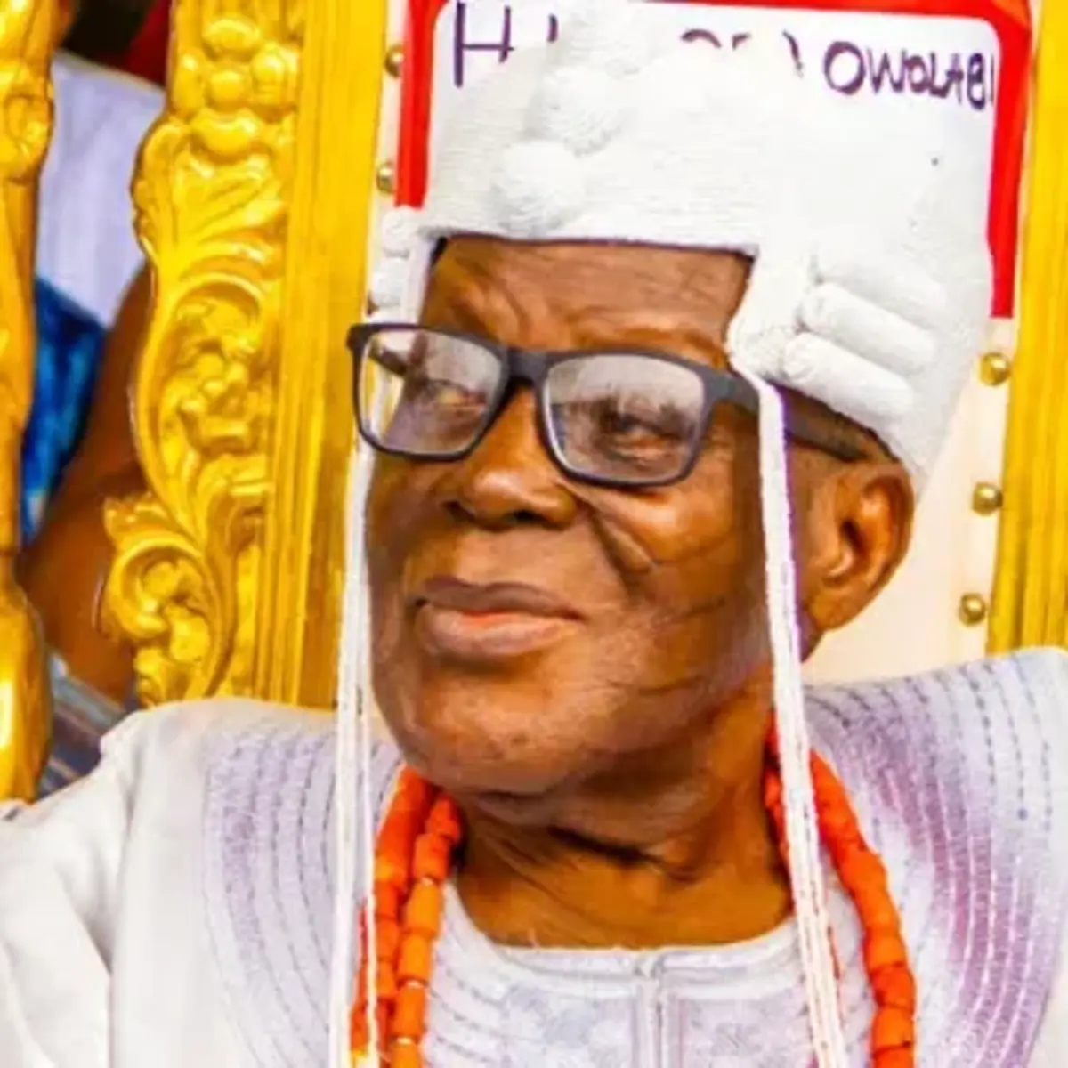 Oba Akinloye Owolabi Olakulehin,