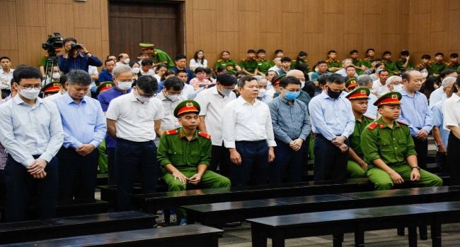 Vietnam jails govt officials