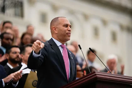 US: Democrat leader, Hakeem Jeffries breaks House record for longest floor speech