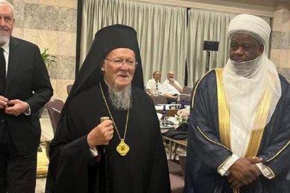 Image of His Eminence Metropolitan Emmanuel of Istanbul, His All Majesty Bartholomew I, Patriarch of Constantinople, and His Eminence Sultan Muhammad Saad Abubakar III End genocide in Gaza