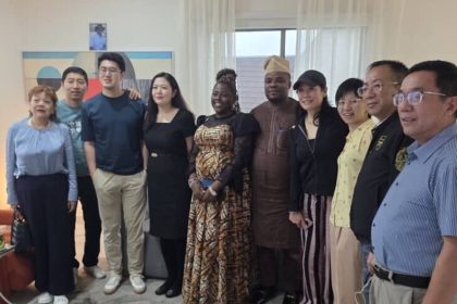 Olaniyi Akinloye with investors