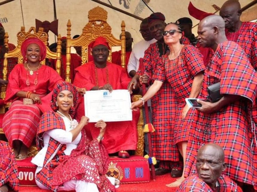 Hannatu Musawa hands over UNESCO certificate to Alaafin Owoade,