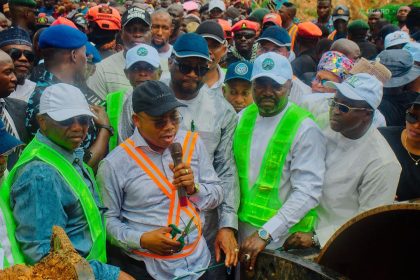 Ahmed Ododo during the commissioning of the Unosi-Odonto-Ogigiri road,