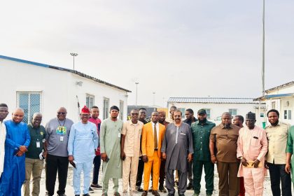 leaders of the students body and mgt of Dangote