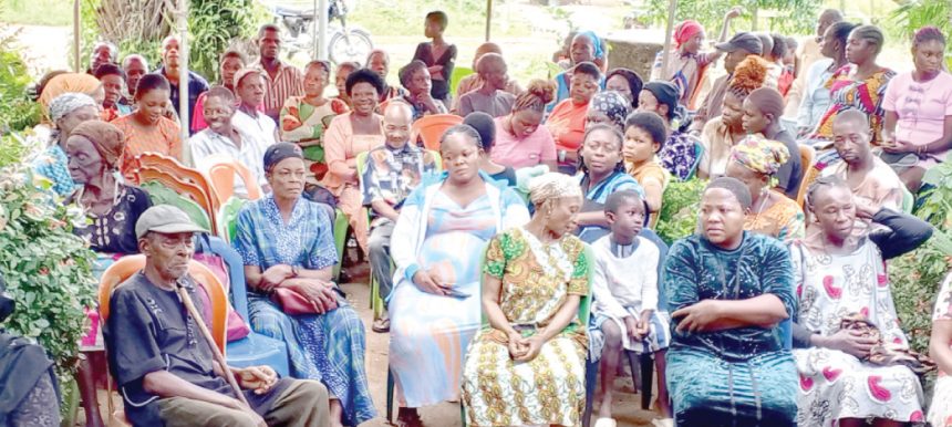 Etomi residents