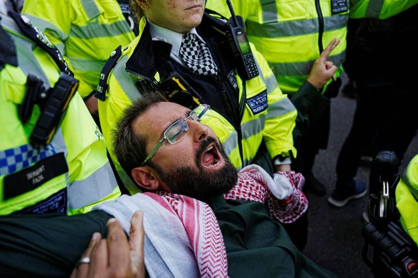 Palestinian protesters in UK