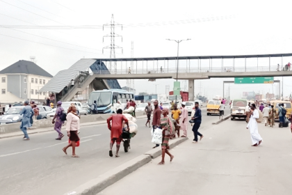 Lagosians around pedestrian bridge